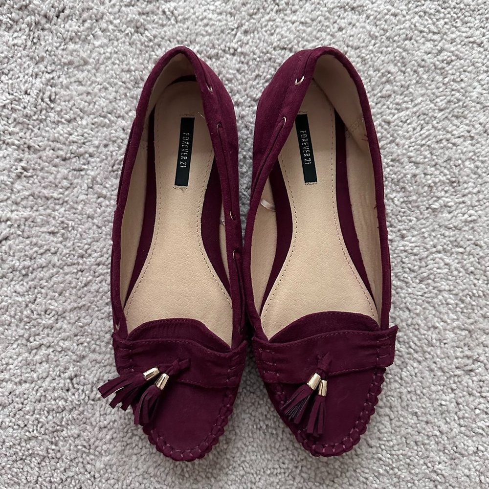 NEW Women's Forever 21 Faux Suede Loafer Flat with Tassels in Maroon
